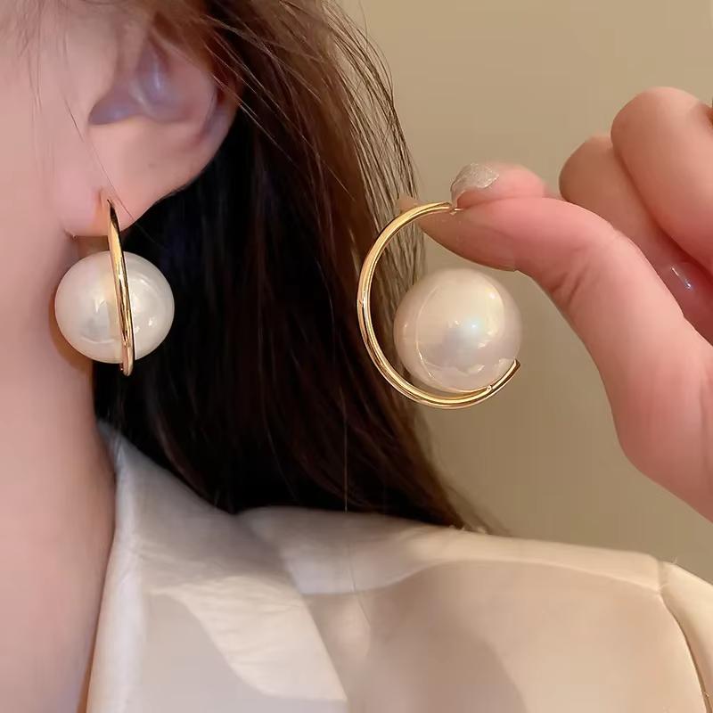 Fashion Design Large Round Imitation Pearl Earrings For Women Hoop Earring Elegant Daily Jewelry Pendant Gift