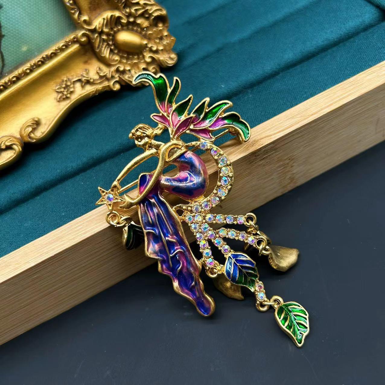 

Женские Мужские Средневековый Дворцовый Стиль Классические Тяжелая Промышленность Стразы Броши Значки Ретро Барокко Кролик Утка Кристалл Унисекс Значки