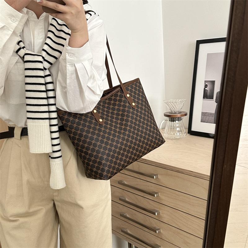 Bag women's personality new trendy niche design simple hand shoulder bag large capacity tote bag