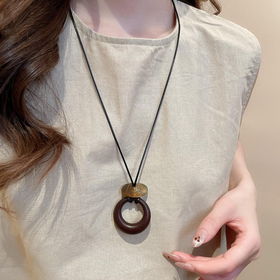 Дерево Смола Полый Геометрический Овальный Цепочка для Свитера Маillard Винтажный Ожерелье Цепочка на Ключицу Женская