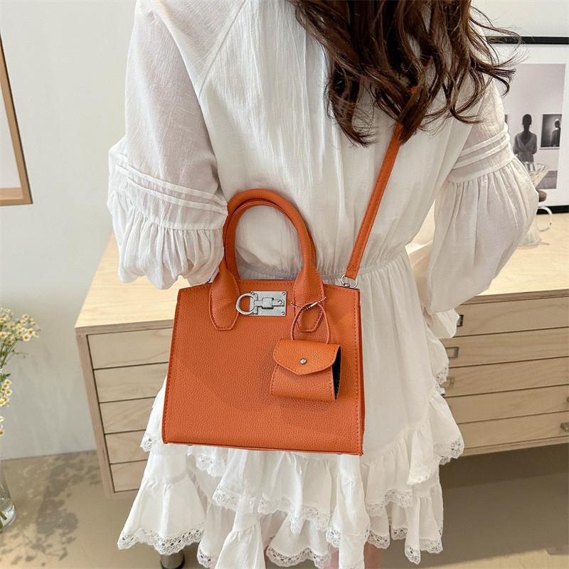 Stylish Large Capacity Casual Women's Single Shoulder Bag In Trendy Solid Colors