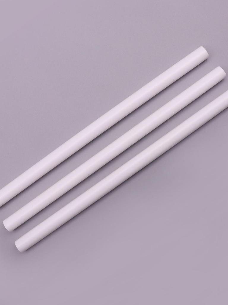 Durable White Straws for Staggered Cake Stacking and Flagpole Support