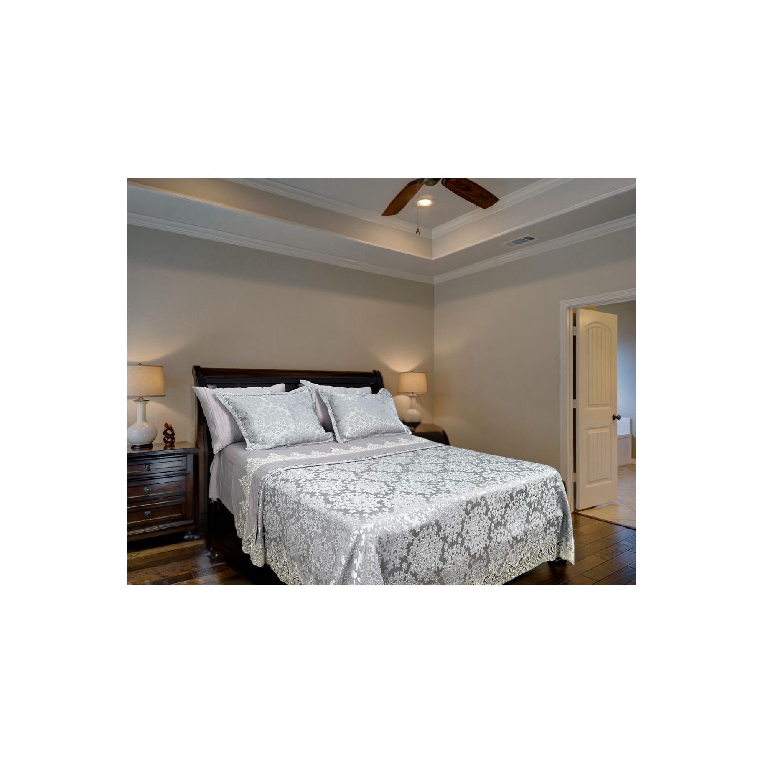 

Daisy Bunon Patterned White Double Pike Set Modern Design And Meeting Of Quality білий