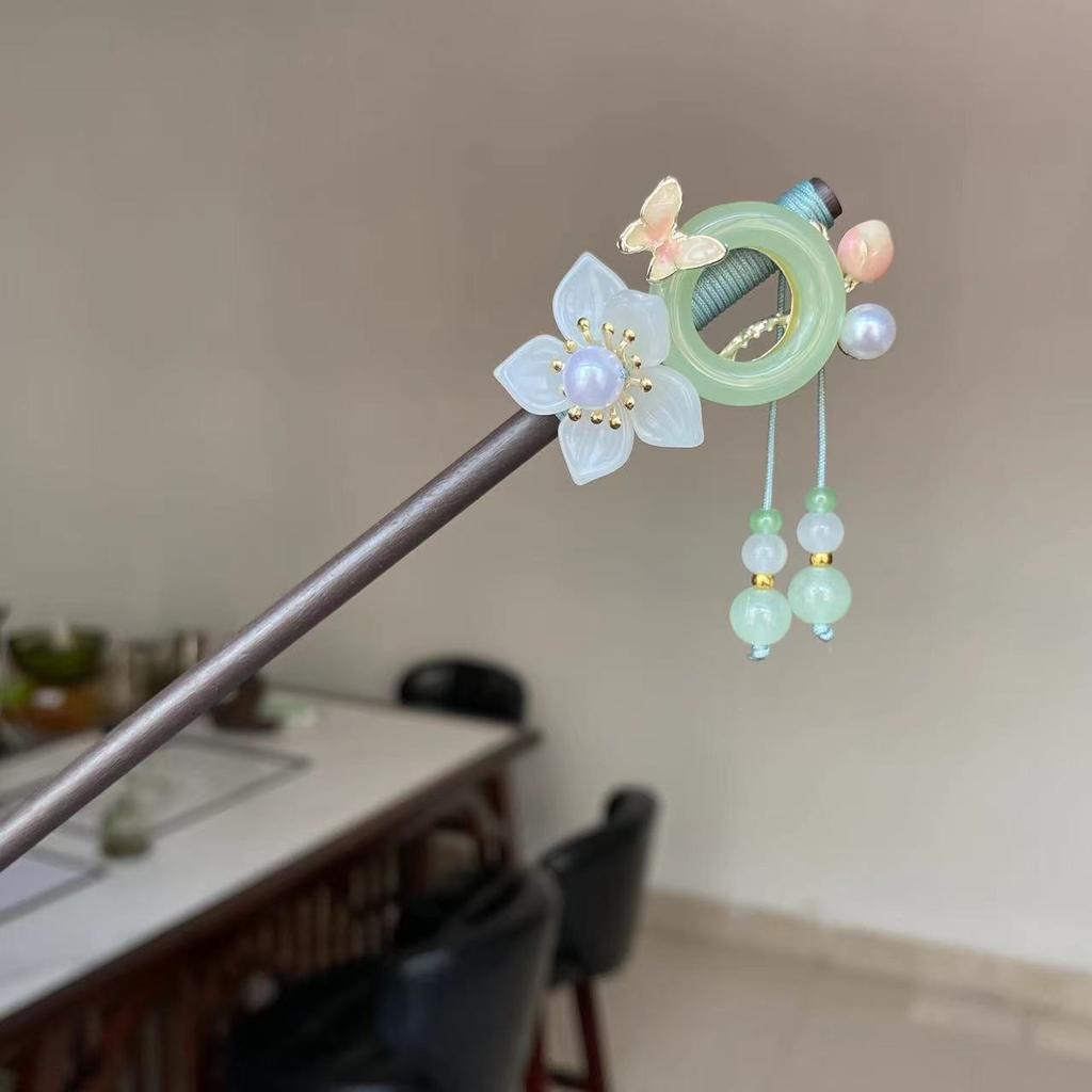 Luxury Flower Tassel Hairpin For Women Handmade Wooden Floral Hair Stick Hanfu Hair Accessories Vintage Elegant Girls Hairpins