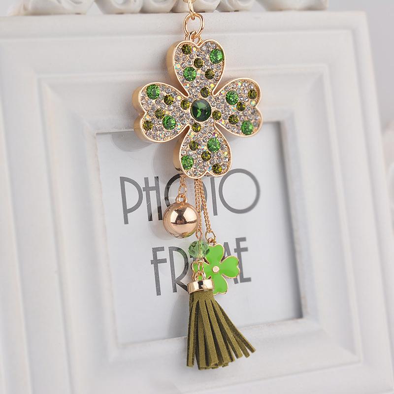 Luxury Designer Jewelry Creative Lucky Clover Keychain with Sparking Rhinestone Fashion Bag Keychain Car Pendant