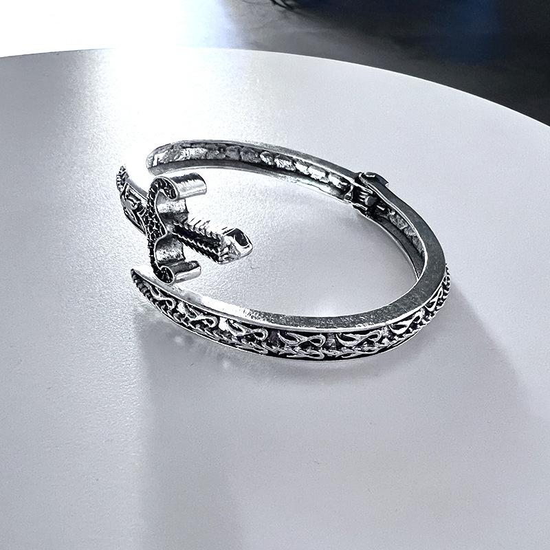 Vintage Sword Bracelet Versatile Totem Gothic Serpentine Bracelet