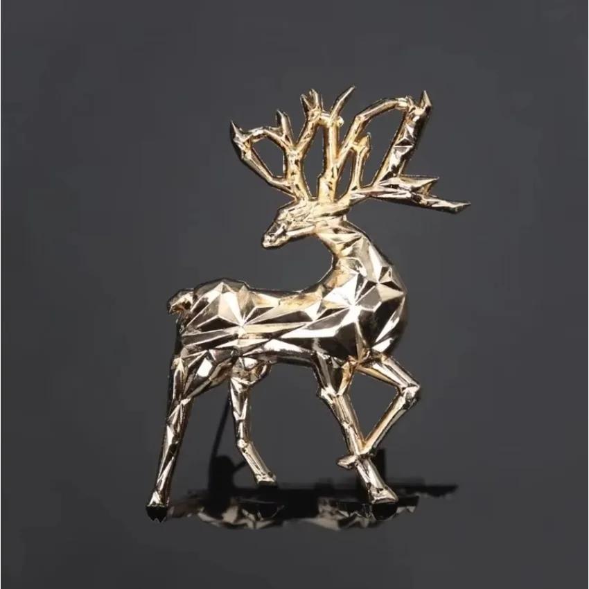 1 Pcs Mini Exquisite Golden Christmas Deer Animal Clothes Brooch Men and Women Clothing Hundred Matching Accessories