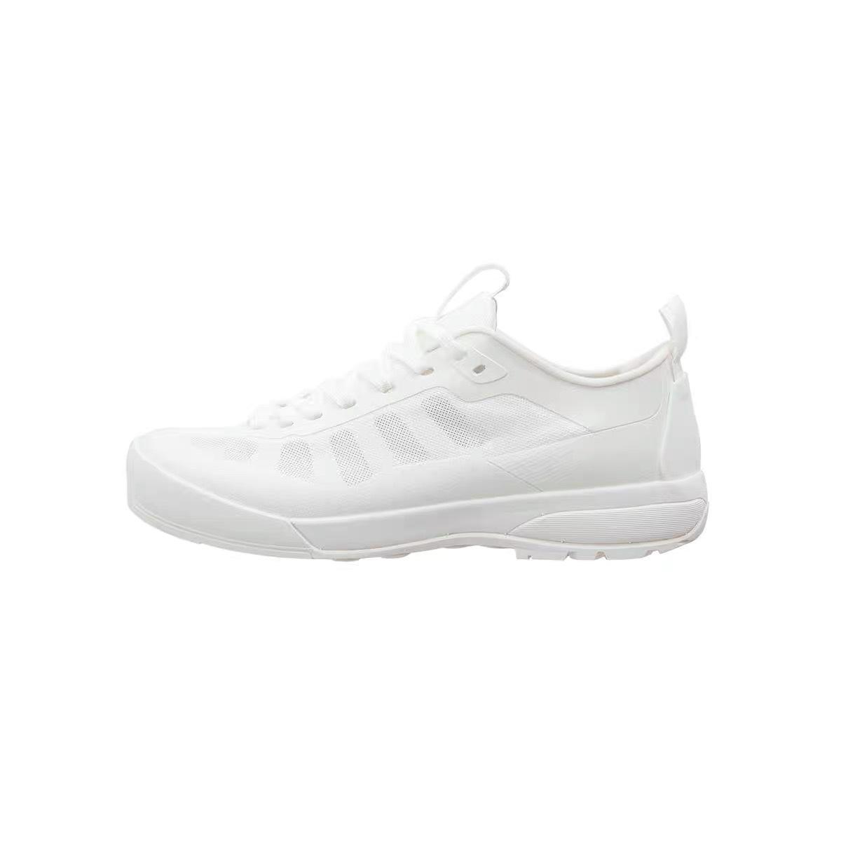 

Мужские альпинистские походные кроссовки спортивные дышащие нескользящие амортизирующие для активного отдыха на природе внедорожные ультралегкие сетчатые кроссовки 44