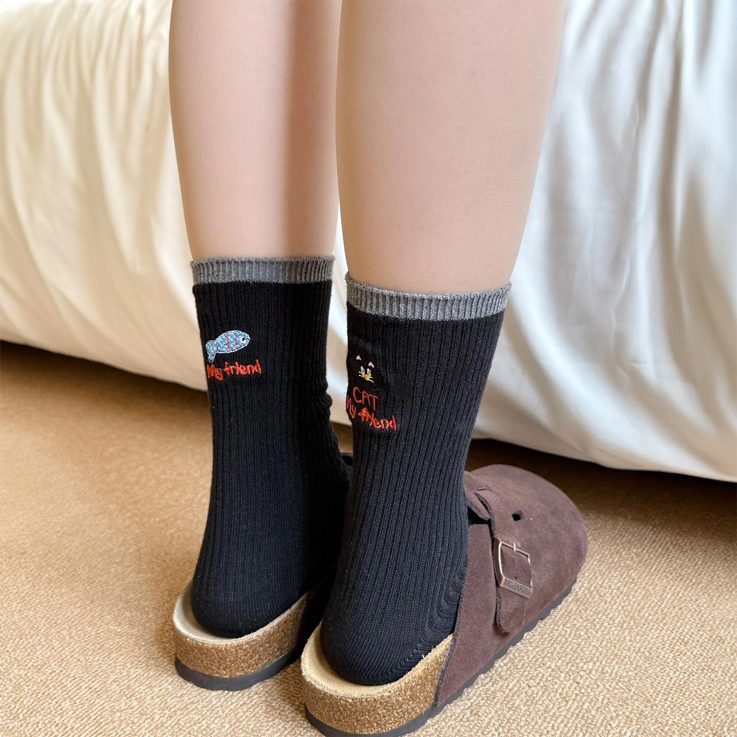 

Autumn New Products Cute Cartoon Animal Socks Medium Tube Socks Tide Wear Versatile Girl Stockings чорний