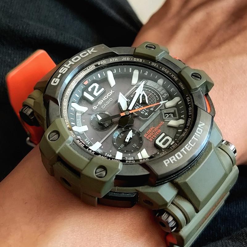Casio G-SHOCK Serie Aerospaziale GRAVITYMASTER Potente Verde Oliva Stile Militare Professionale per il Volo Movimento al Quarzo Solare Resina GPW-1000KH-3A2021