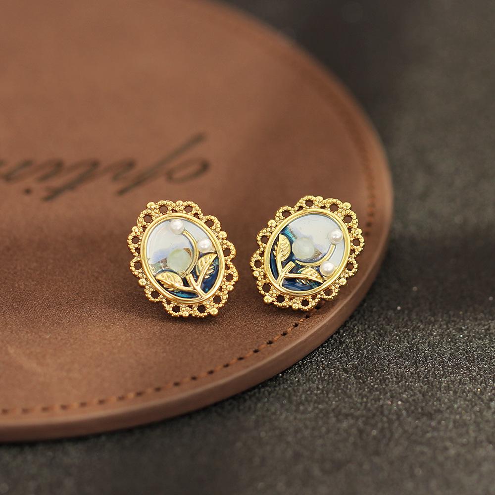 French oil painting style girl pearl earrings niche light luxury high-end stud earrings hollow zircon enamel earrings