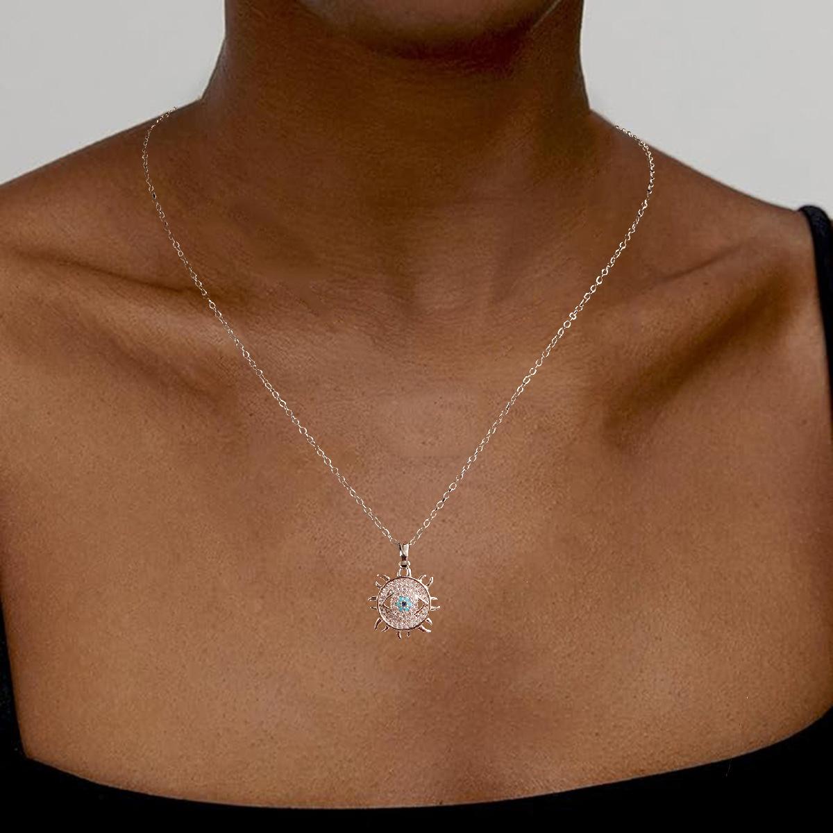 

European and American Devil s Eye Necklace Clavicle Chain Design Pendant Personality Trend Necklace срібний