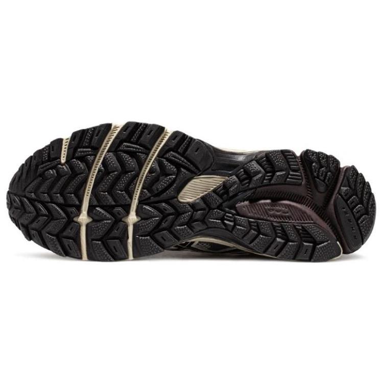 Asics Gel-Kahana 8 Cream And Black 1011B895-020