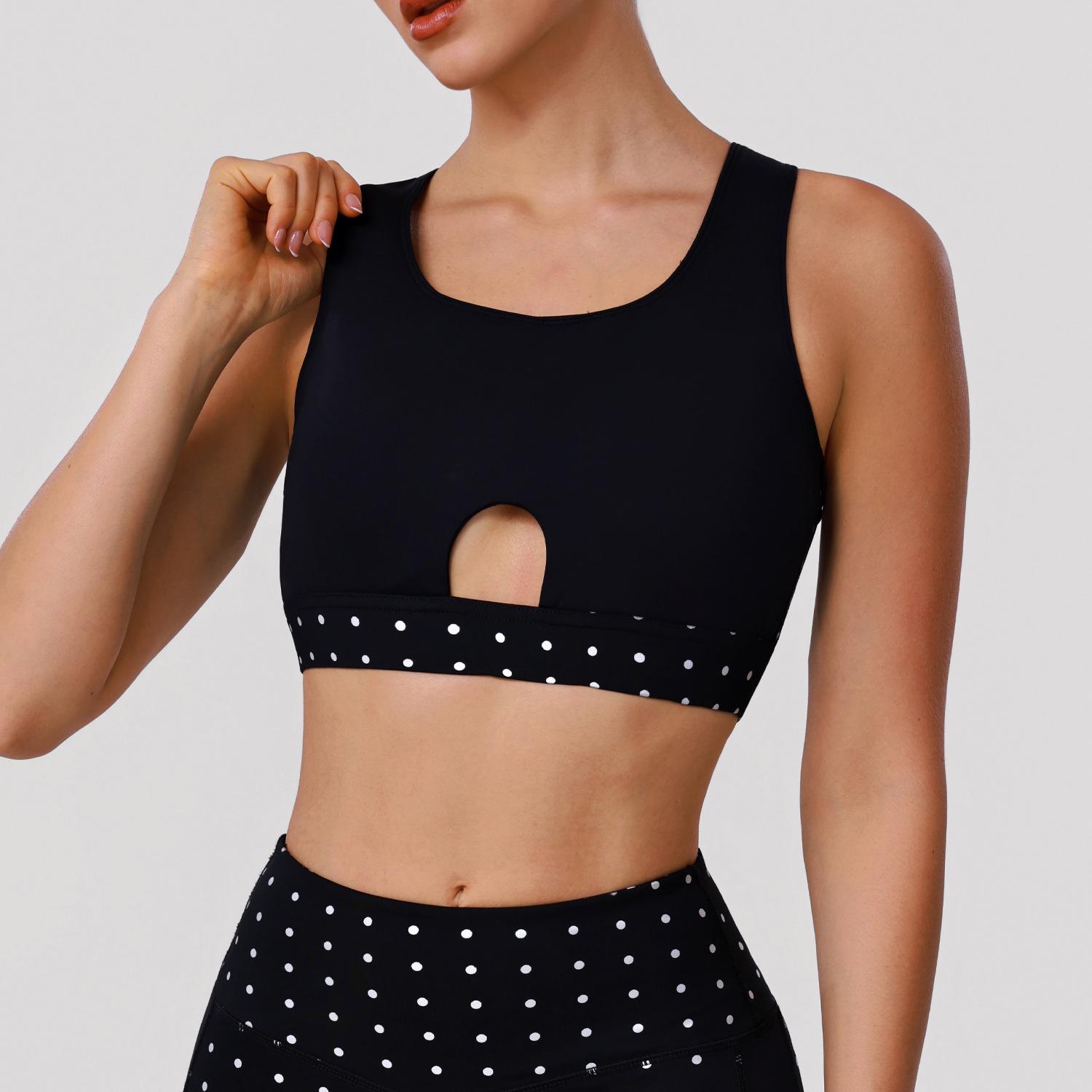 

Polka Dot Cross-Back Yoga Bra with Mesh, Padded Support, Shockproof for Fitness L (75D-80C) чорний