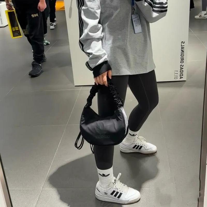 Adidas Originals Nylon Cloud Bag Shoulder Bag Portable Crossbody Bag Shoulder Bag Mini Unisex Black Adidas JP0144