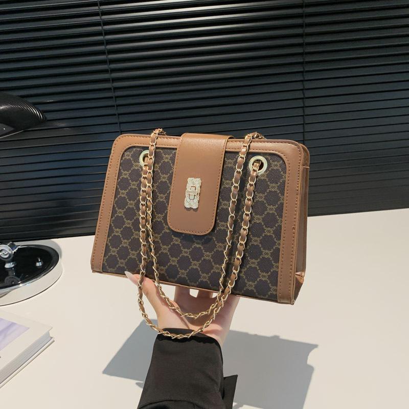 Bag Women's 2025 Summer New Large Capacity Personalized Chain Bag Fashion One Shoulder Simple Crossbody Bag Small Square Bag