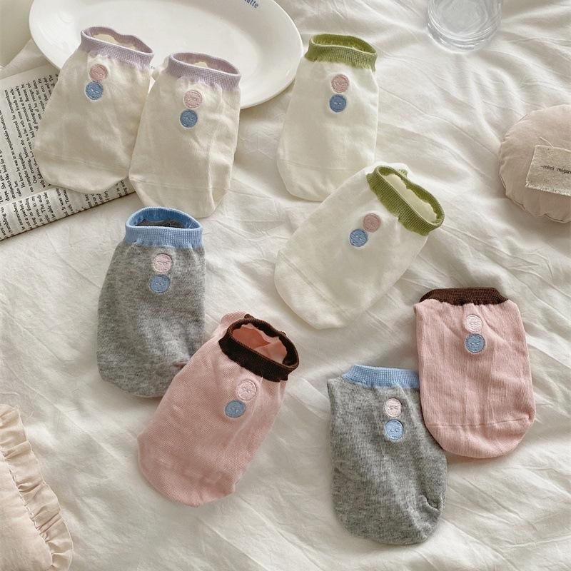 Ladies Spring and Summer Mesh Breathable Solid Color All Match Button Embroidery Silicone Non-slip Heel Socks