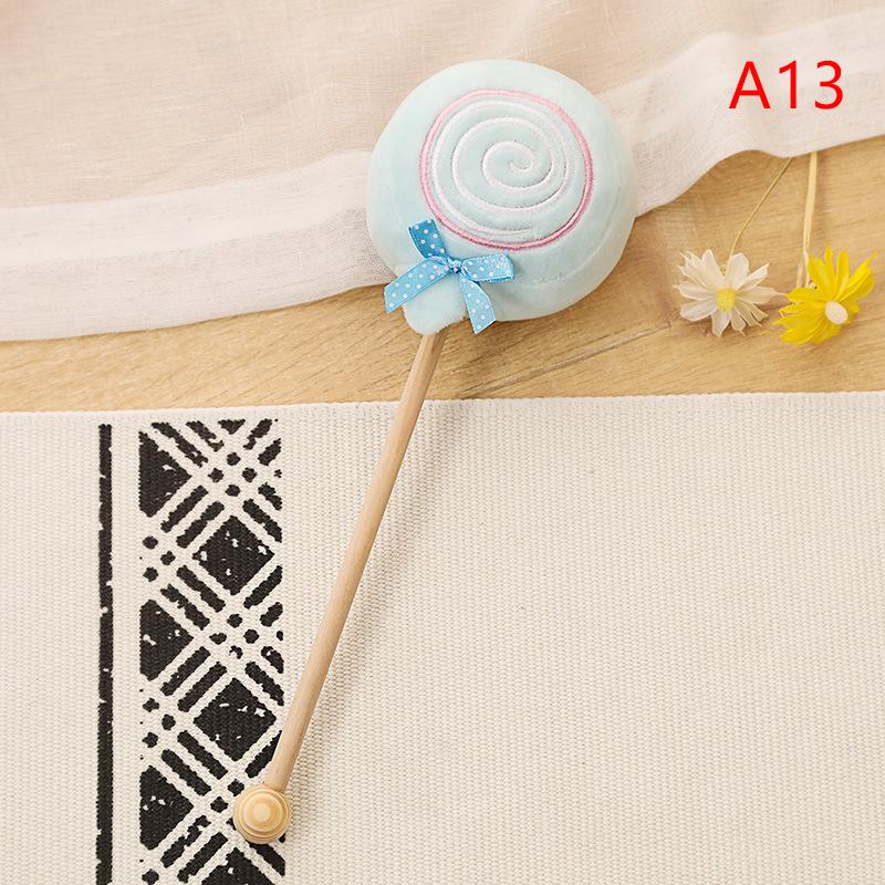 1PCS Cute Cartoon Massage Hammer Hitting Hammer Stick Handheld Plush Small Hammer For Neck Shoulder Meridians Legs Back Massage
