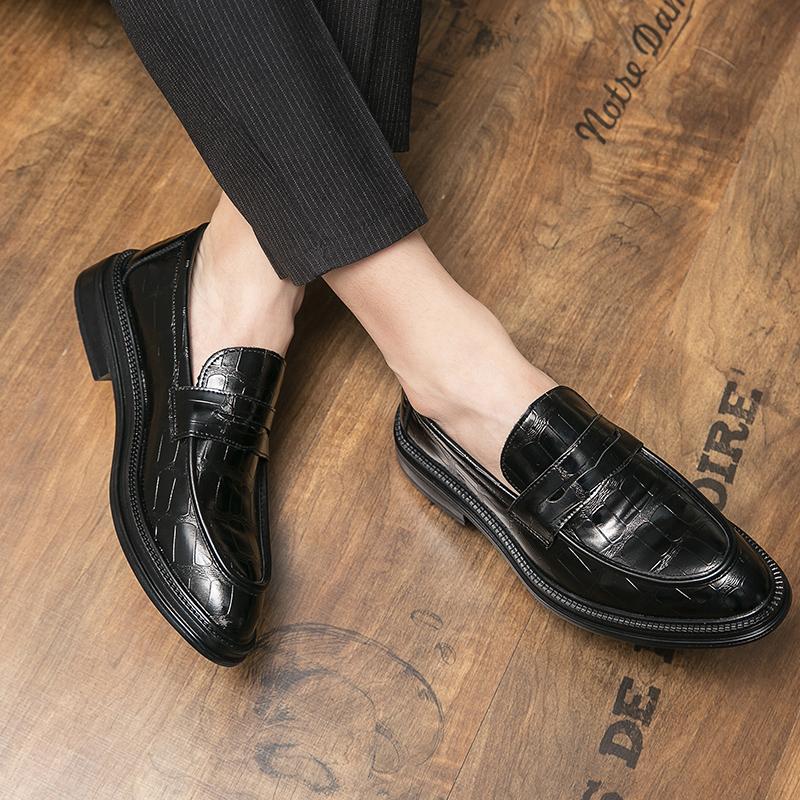 Fashion Luxury Brand Slip-On Shoes All-match Men's Loafers Leather Comfortable Soft Sole Mens Flats Classic Retro Male Casual Footwear