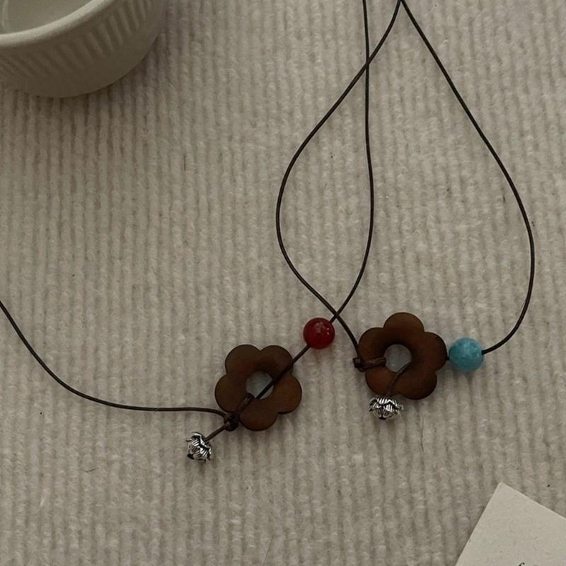 Cute Flower Necklace for Women Dainty Floral Neckchain Charm Exquisite Collarbone Chain Fashionable Accent Choker