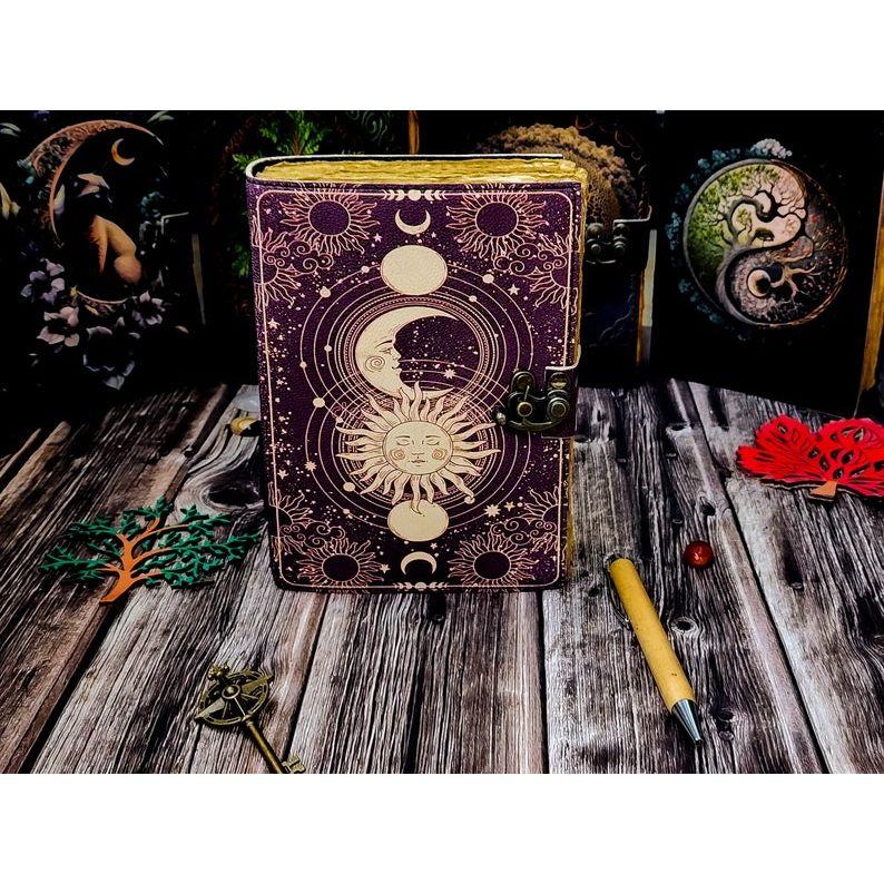 Slunce a měsíc Ručně vyráběný kožený deník Papír s ručním okrajem, Prázdná kniha kouzel stínů grimoár deník, dárek pro něj cestovní kniha