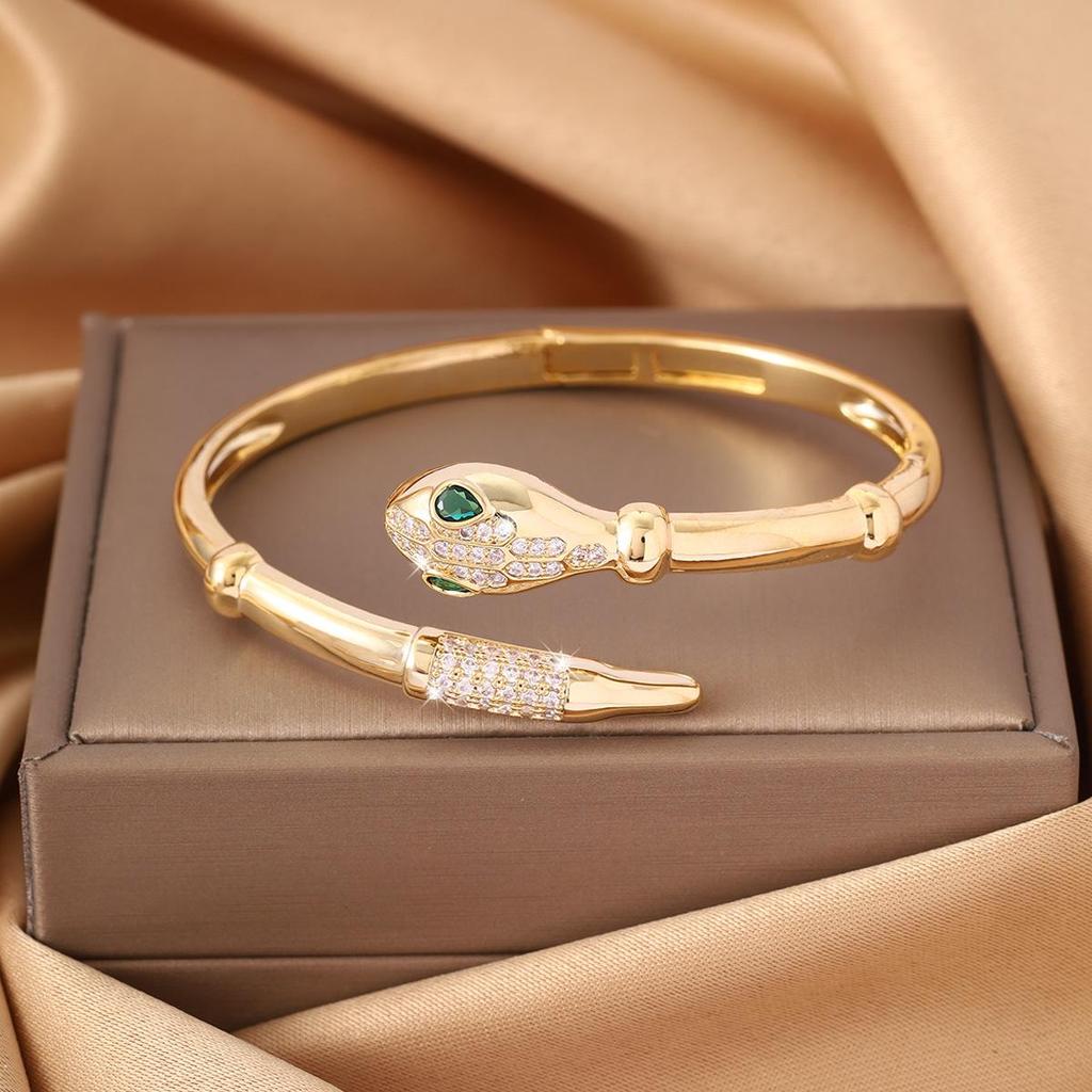Exquisites 2025 Europäisch-Amerikanisches Nagelarmband mit Zirkon, Luxuriöser Kupferschmuck