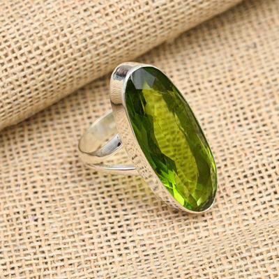 Wunderschöner handgefertigter Peridot-Edelstein-Ring aus 925er Sterlingsilber für Sie