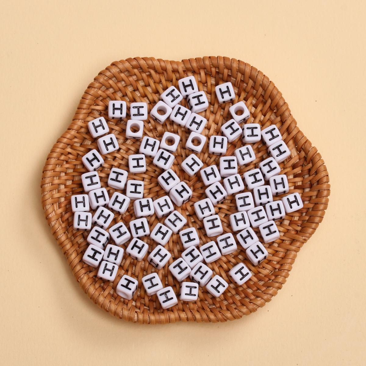 

Креативные 5,5 мм Свободные Разделительные Бусины Аксессуары для Изготовления Ювелирных Изделий DIY Белый Черный 100 шт. Рукоделие Материал для Бисероплетения Цепочка для Телефона 26 Бусин с Буквами Большое Отверстие H