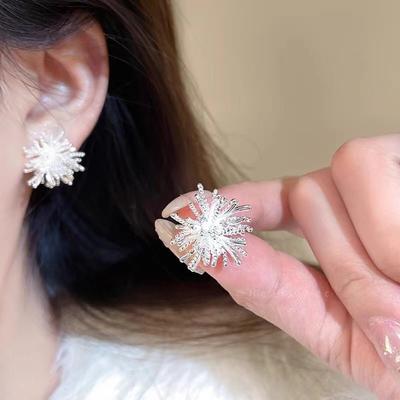 New Fashionable Fireworks Personalized Earrings with Retro Design and Temperament Earrings, Small and Unique Light Luxury Versatile Earrings