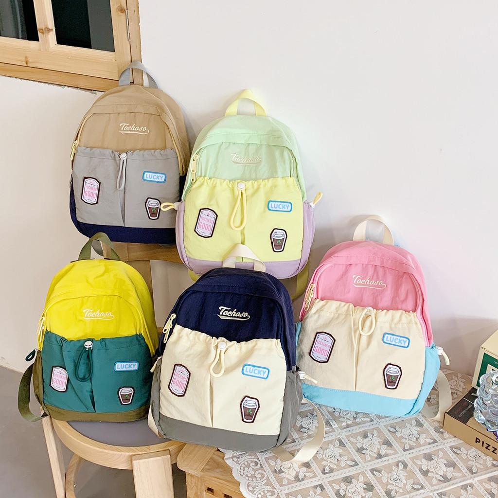 Kinderrugzak voor de zomer, gemaakt van nylon, geschikt voor kleuters.
