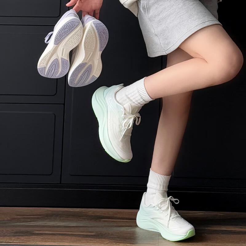 

Женские кроссовки для бега Anta Yezi 6 38.5