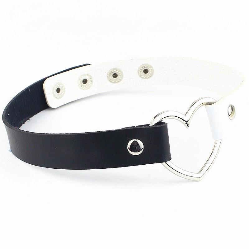 Four-Buckle Harajuku Punk PU Leather Peach Heart Necklace