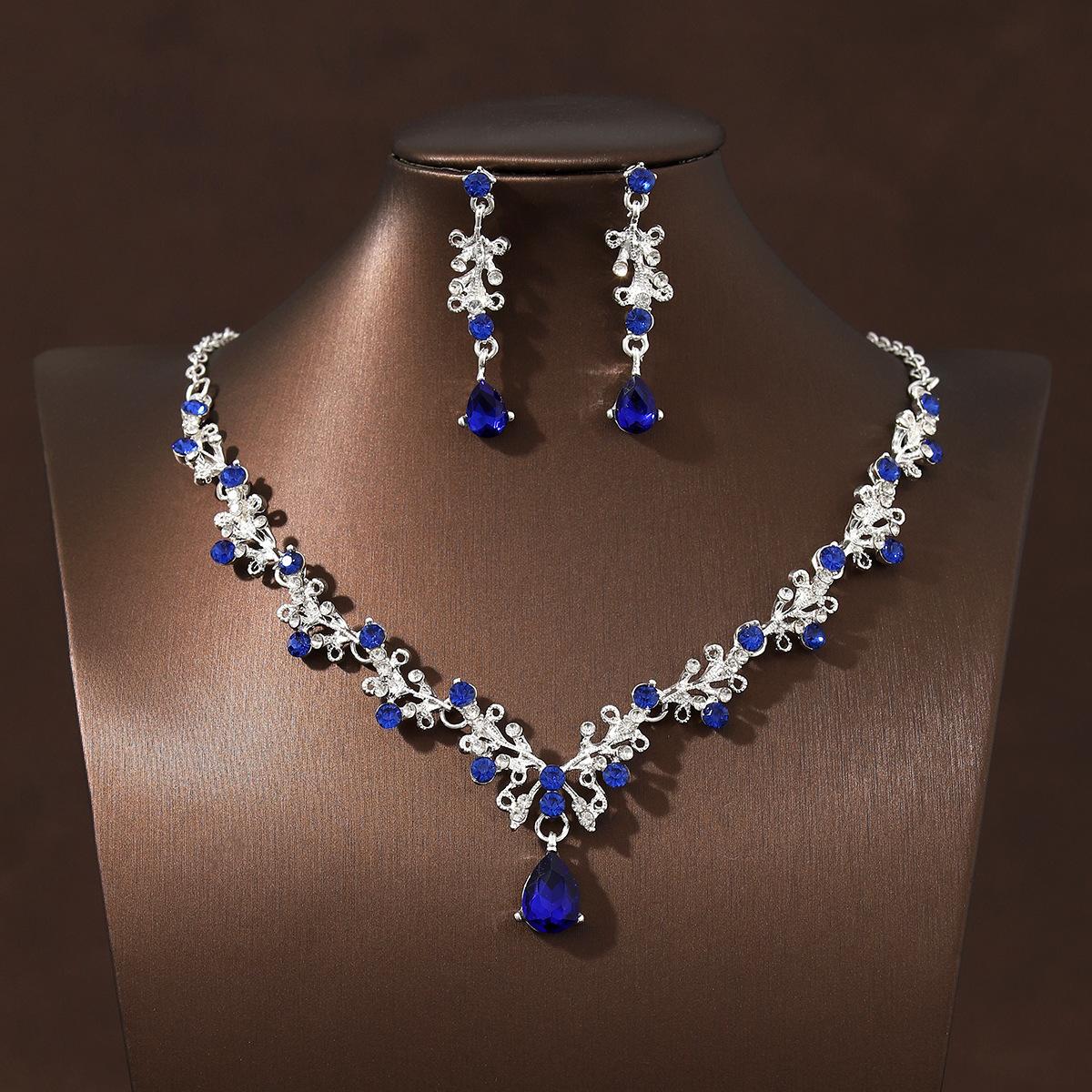 

Комплект ожерелья и серег Аксессуары Аксессуары для свадебного платья Ювелирные изделия для званого ужина темно-синий