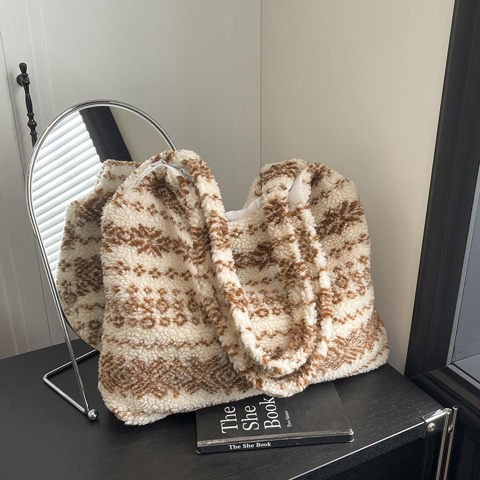 Vintage Handmade Bohemian Velvet Tote Bag Trendy Natural Material Crochet Shoulder Bags Hobo Bags Spacious chic for Daily