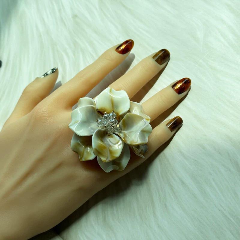 Bohemian-Style Dopamine Exaggerated Floral Pattern Ring Women Fashion Retro Multi-Layer Flower Jewelry Trendy Jewelry Accessory
