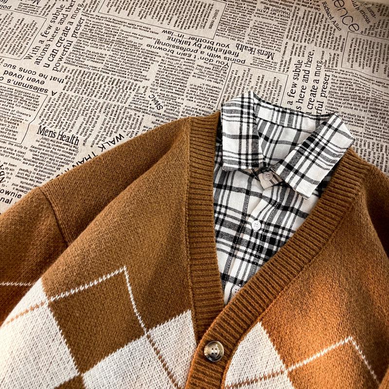 Hong Kong-Style Men's V-Neck Cardigan Sweater - Casual, Versatile, Loose Knit Outerwear for Autumn and Winter