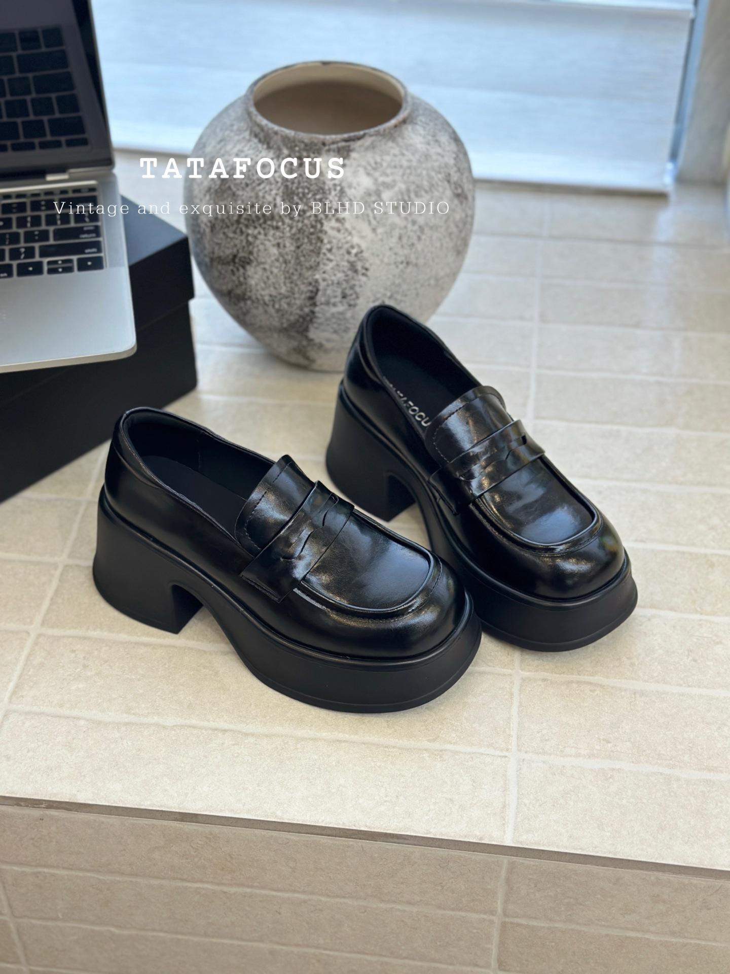 

Кожаная платформа Британский стиль маленькие кожаные туфли женские 2025 новая весна и осень лоферы на одной педали универсальные повседневные одинарные туфли 39 чёрный