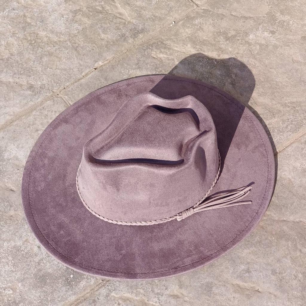 Vegan Suede Arrow-shaped Cap Women's Hat with Variousaccessoriesmen'sfedora Distressed Suede Hat Bohemianstylehat Men'sstraw Hat