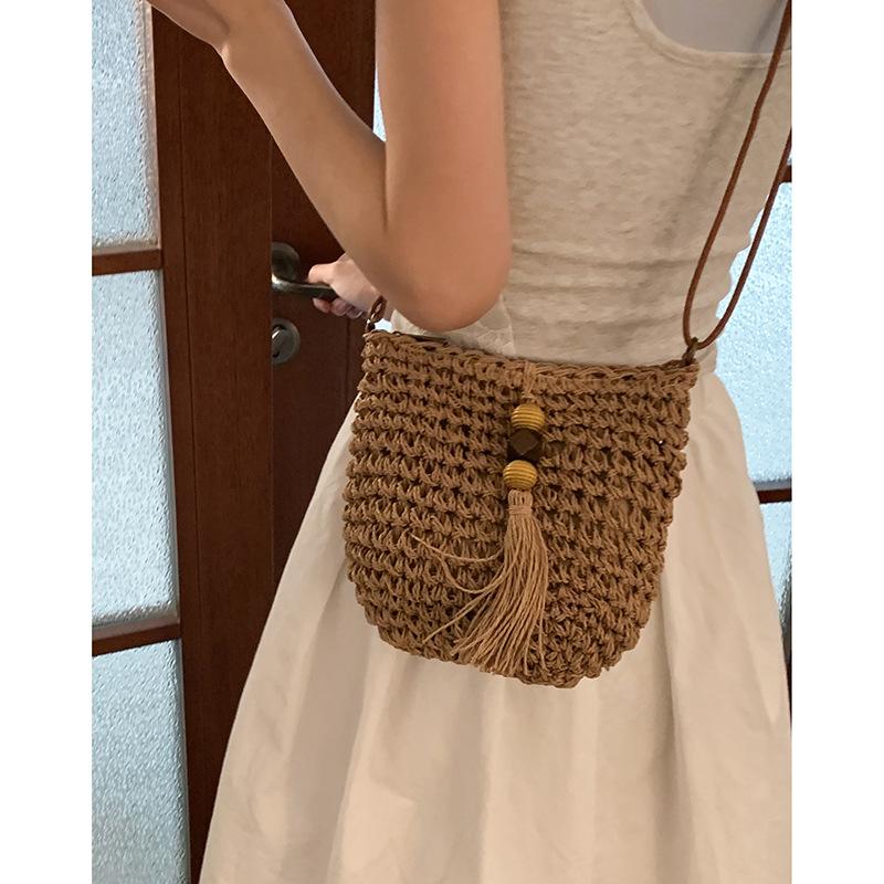 Fashion Straw Woven Small Bag Women's Bag 2025 New Fringed Bucket Bag Simple and Versatile Shoulder Messenger Bag