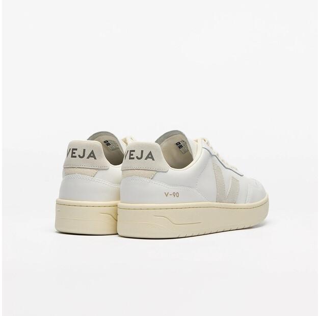 Кроссовки Veja V-90 Leather Sneaker