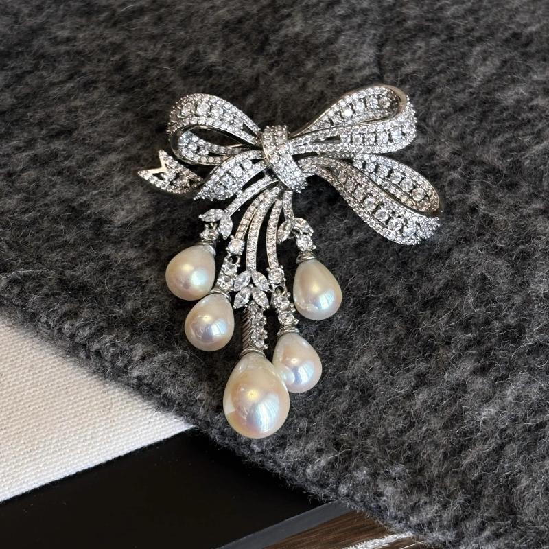 Luxury Zircon Pearl Bowknot Tassel Fashion Brooch Pins For Women Creative Handmade Suit Corsage Pins Clothing Accessories Gifts