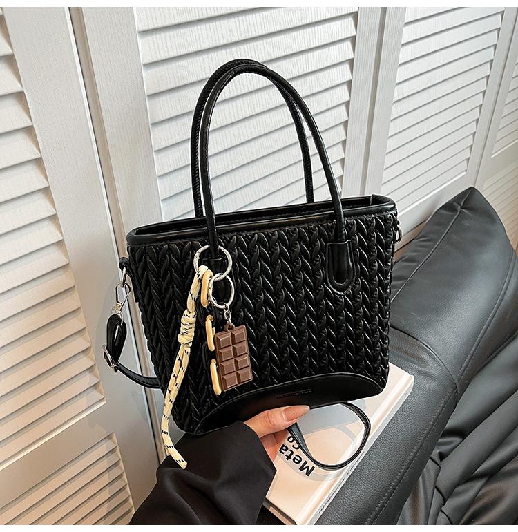 

Premium bag women s 2025 new Korean niche pleated fashion versatile bucket bag shoulder messenger bag чёрный