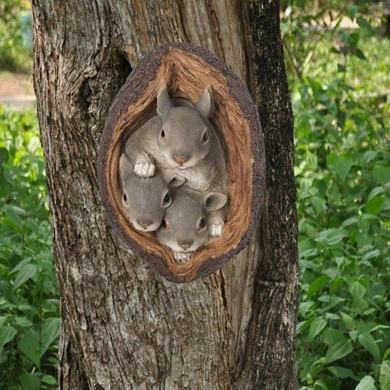 Garden Squirrel Tree Hugger Outdoor Tree Hole Statues Tree Face Decoration