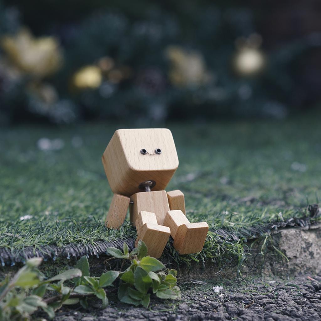 Wackelnder Holzmann Figur Autodekoration Kleine Ornamente Bein-Schwingender Roboter Figur Niedlicher Holzmann Auto Gute Kreative Geschenke