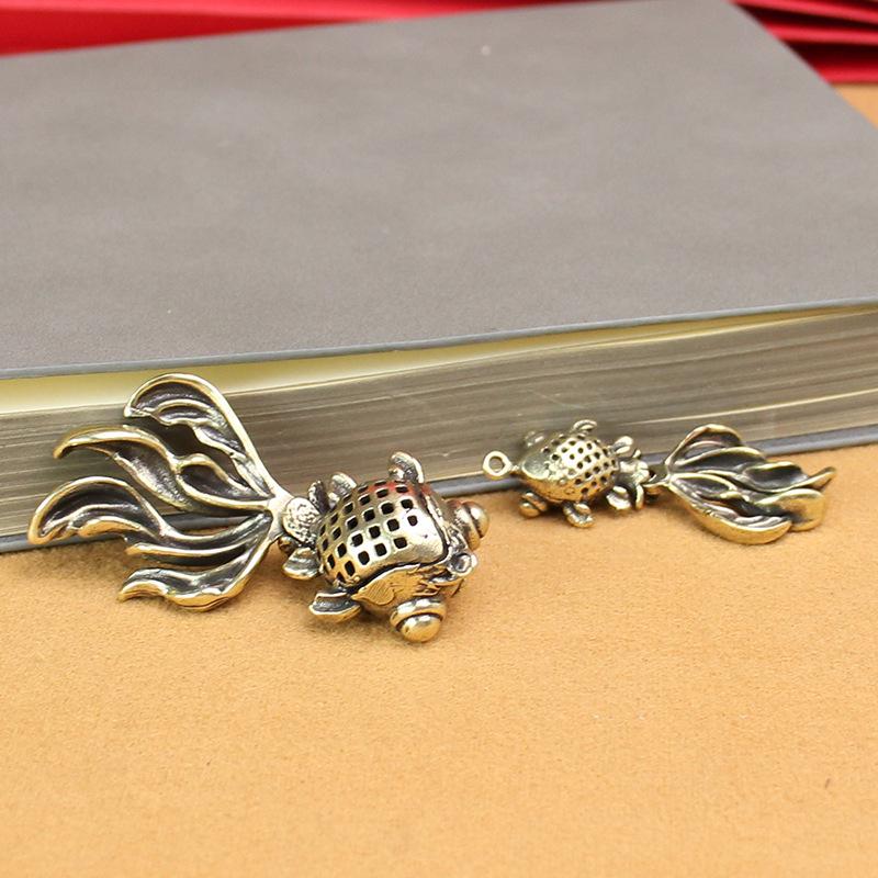 Goldfish big tail fish pure brass animal fish pendant, pendant, keychain, small gift for men and women, pure copper handicraft.
