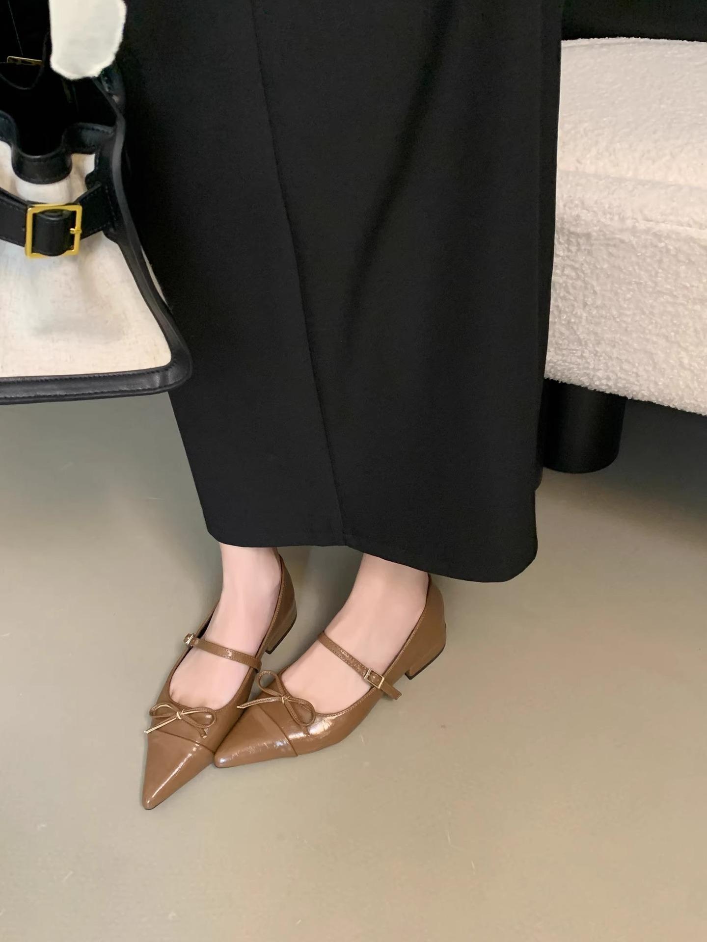 

Spring 2025 new flat-bottomed pointed head thick heel bow single shoes fairy casual French solid color Mary Jane shoes 40