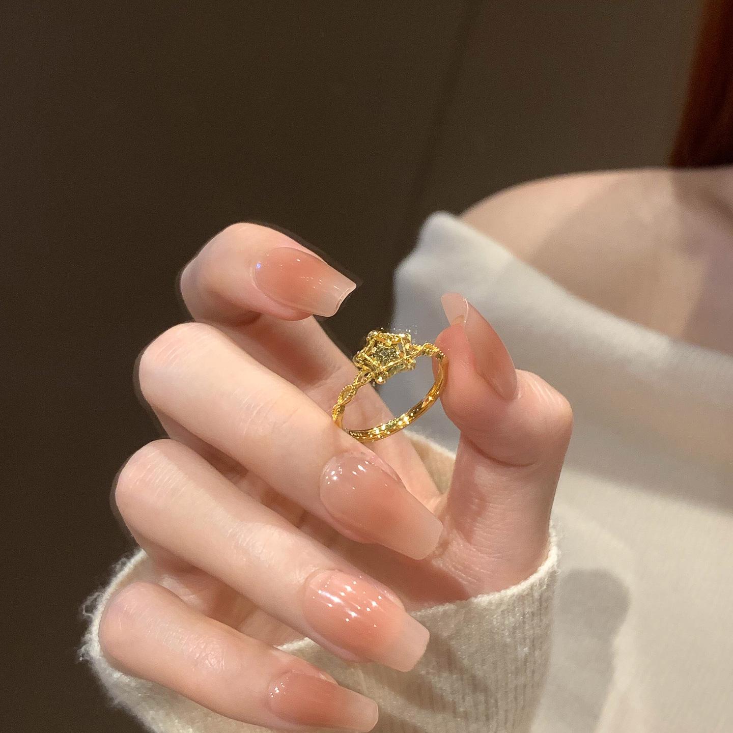 Xiaohongshu Bestseller: Women s Light Luxury Sparkly Fish Scale Ring - Versatile, Star-Crushed Design Adjustable Opening
