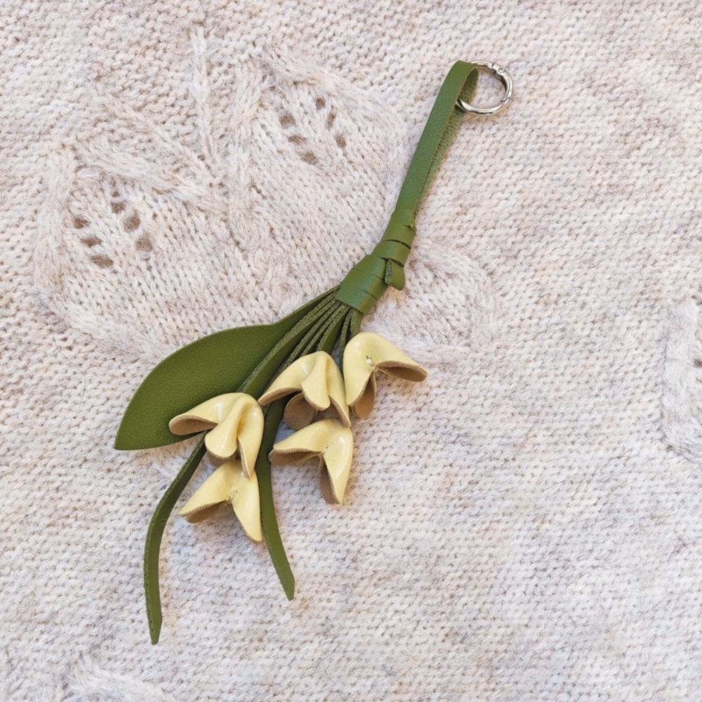 Handmade Flower Pu Keychain Hanger Bag Pendant Lovely Tulip Bouquet Leather Pendant  Women