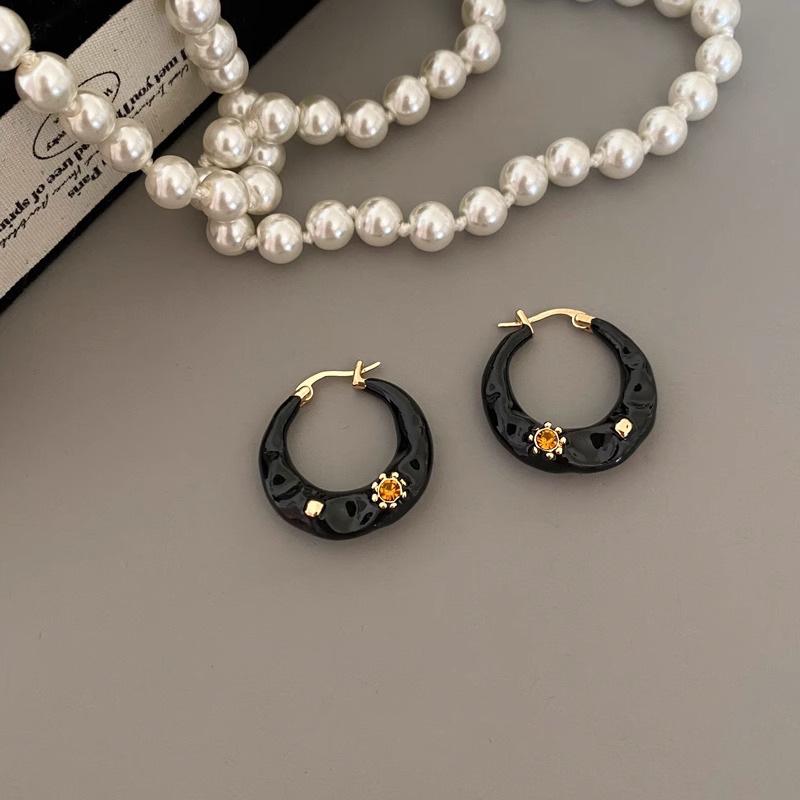 Hong Kong Retro Sunflower Earrings: Light Luxury Irregular Circle Enamel Drip Design for Women