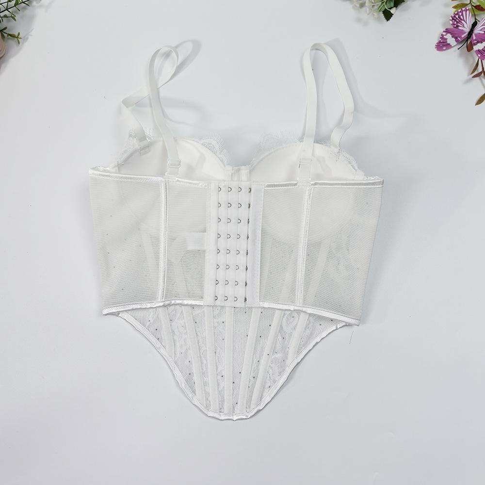 Corsés, ropa de mujer moderna y elegante